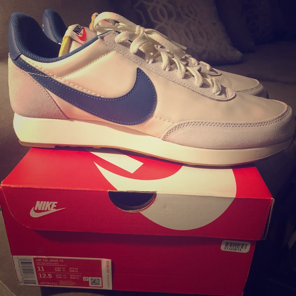 Nike Trailwind mystic navy size 11